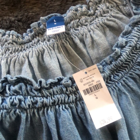 Old Navy Chambray Scoop Neck Top. Size large. - Picture 5 of 7